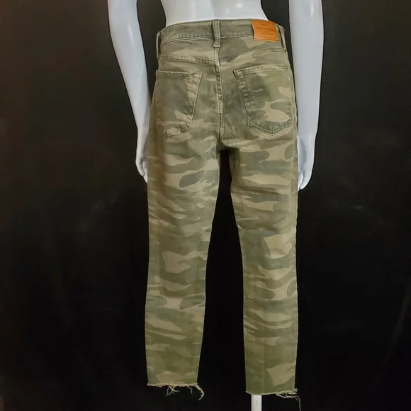 Lucky Brand Camo Bridgette Crop Jeans (0/25) - Picture 7 of 8